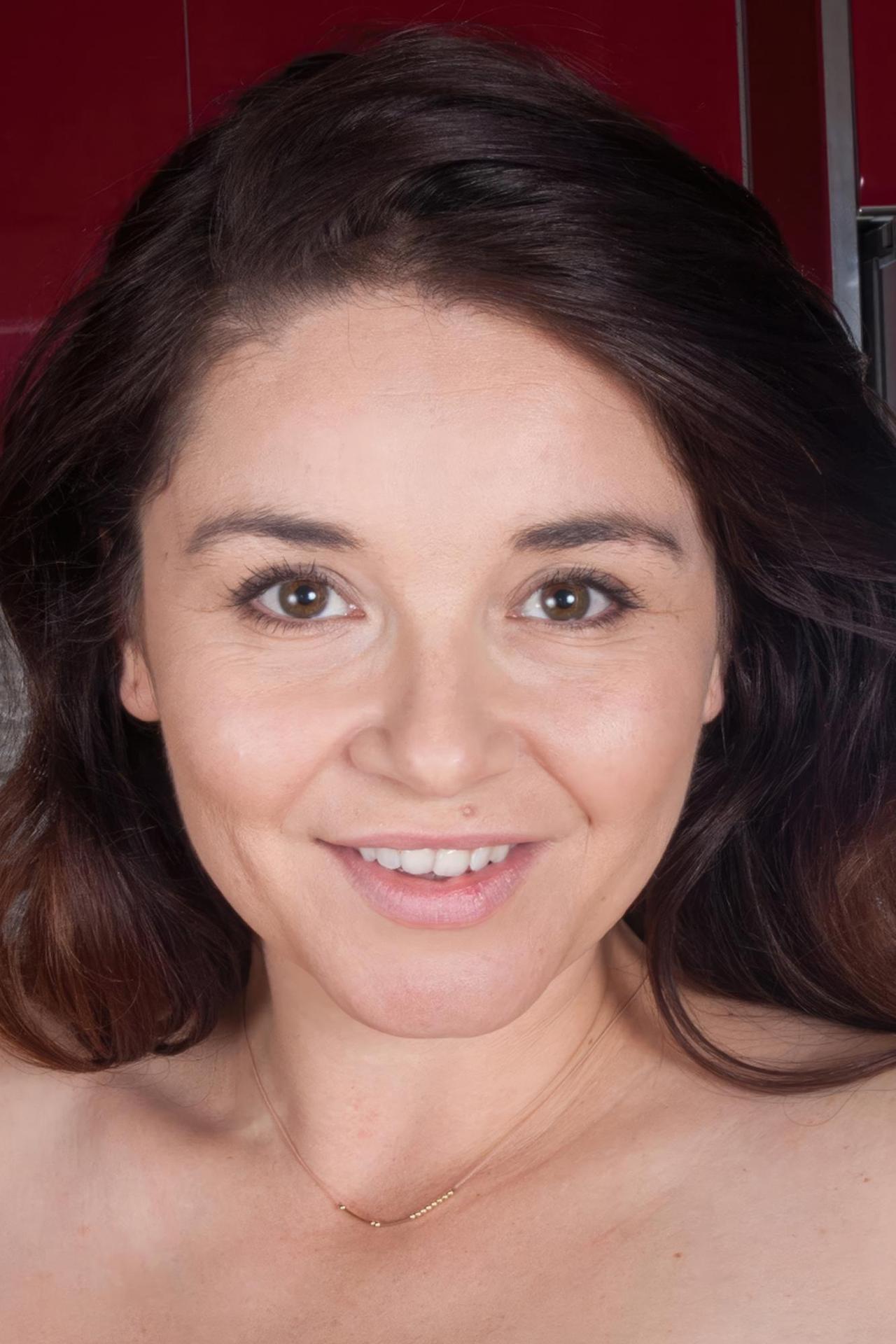 Maxine Holloway Fisting