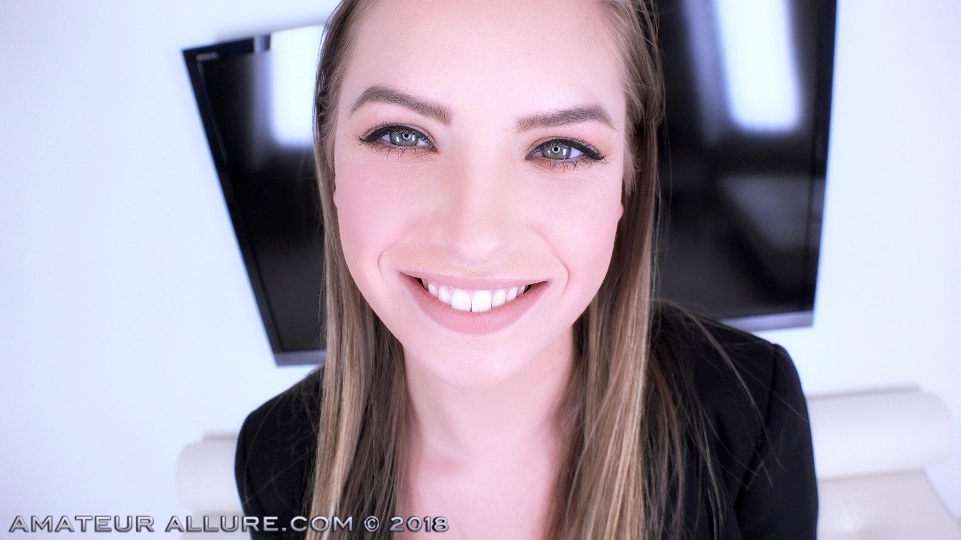 Summer Brooks Gives Head, Rides the Cock and Swallows Semen