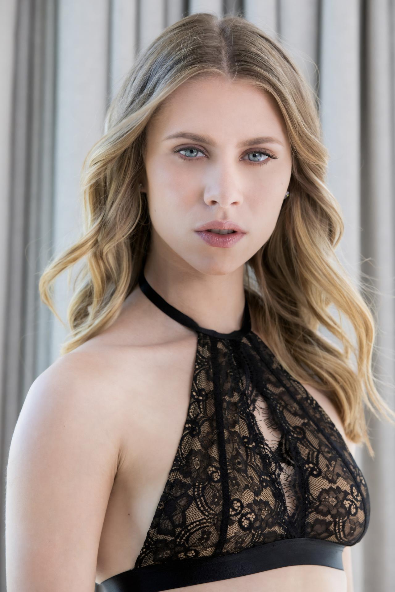 Photo HD Anya Olsen - 8