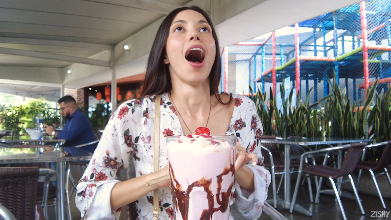 Julia Campos Milkshake Bonus