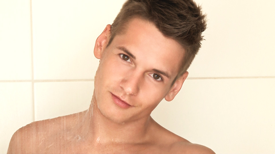 Issue 35, Scene 6: Am I Gay Or Not?