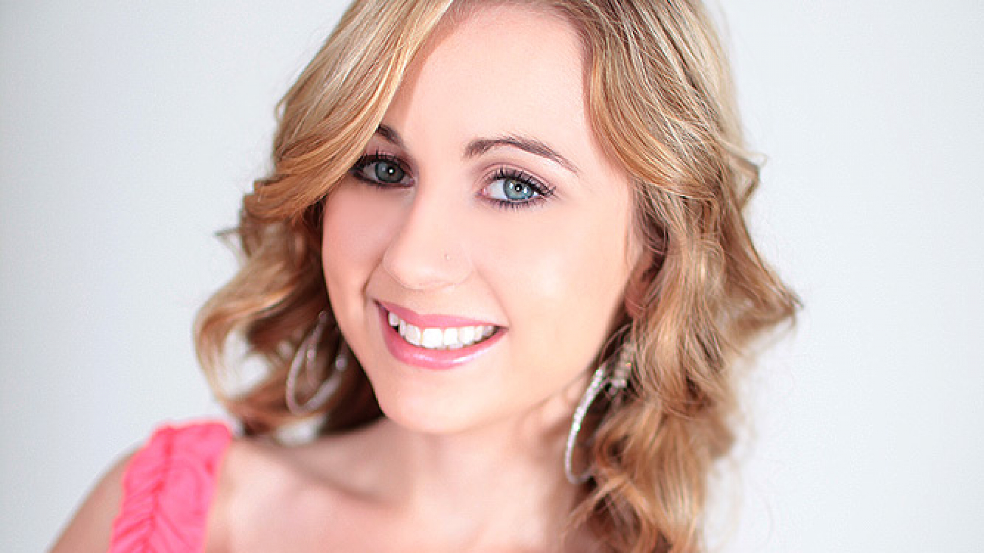 Mae Meyers (aka Maelynn) Pretty Blonde Swallows TWO Loads!