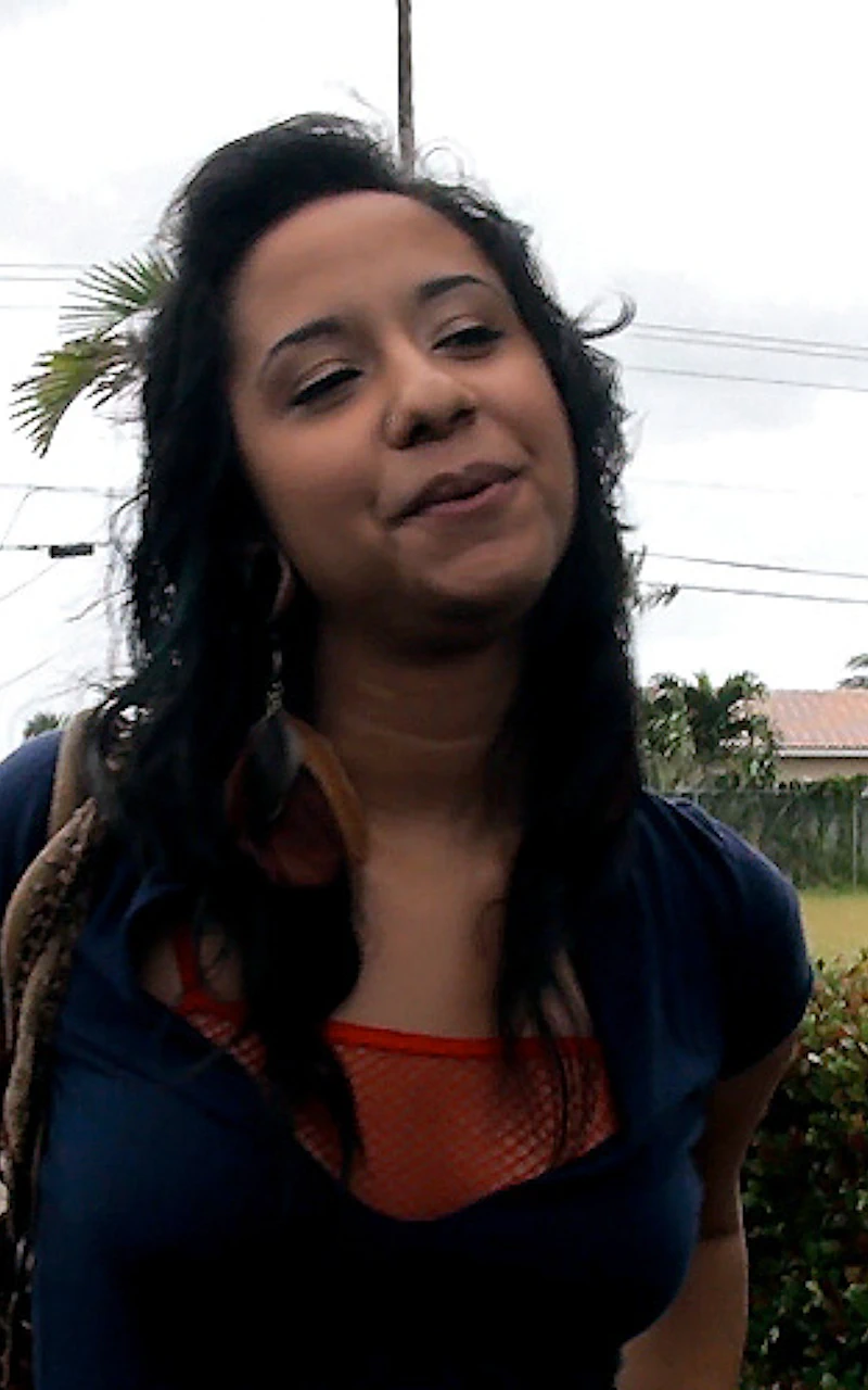 Stella Smalls Street BlowJobs