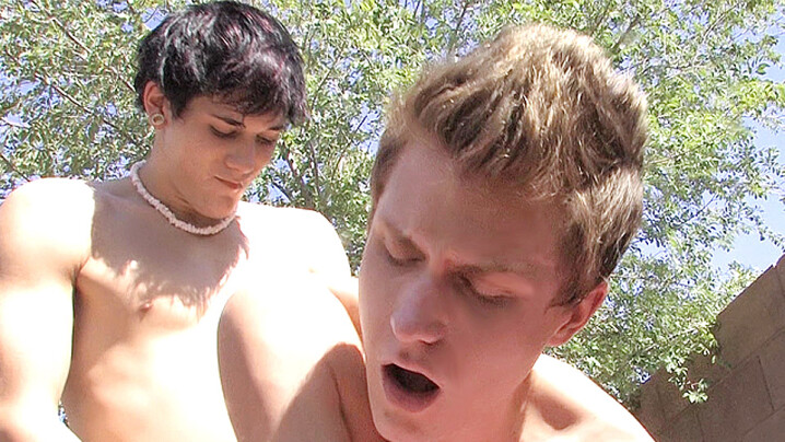 Swimming Pool Fuck Has Creepy Surprise Ending!