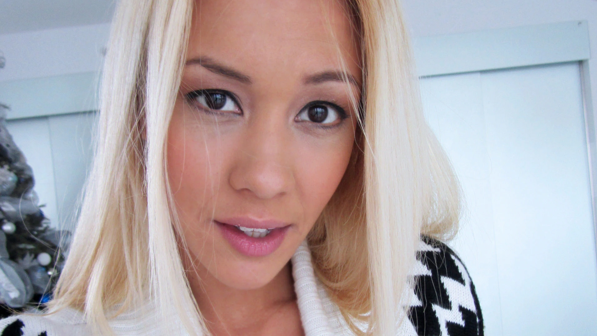 Fuck Me While My Folks Are Out!