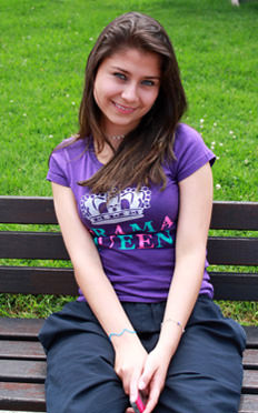 Yulissa Camacho Gorge profonde