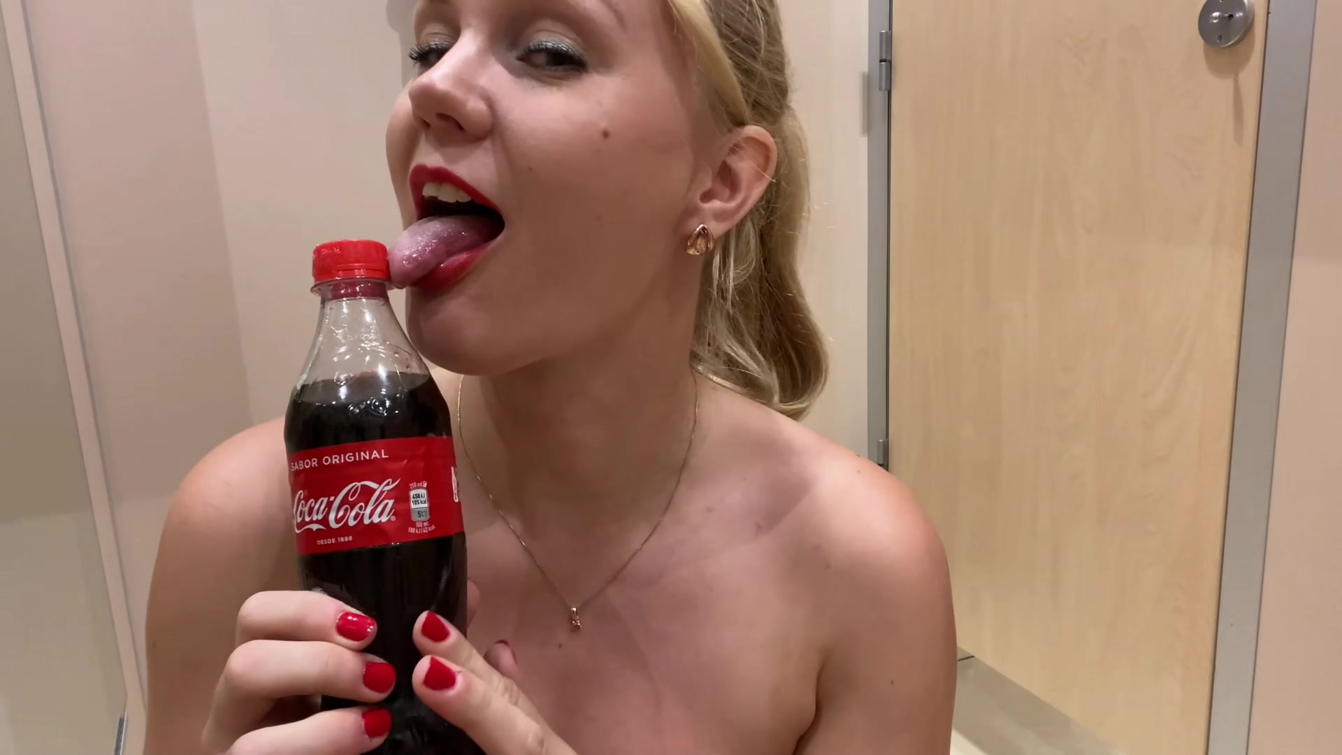 Dirty foods left in supermarket 4