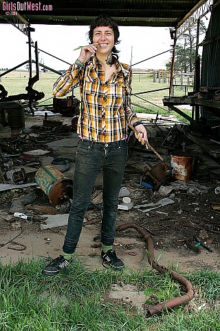 Hill Billy Bobbi Girls Out West