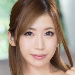 Saya Koizumi Fessée