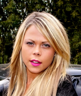 Cindy Veron On A Dogging Mission