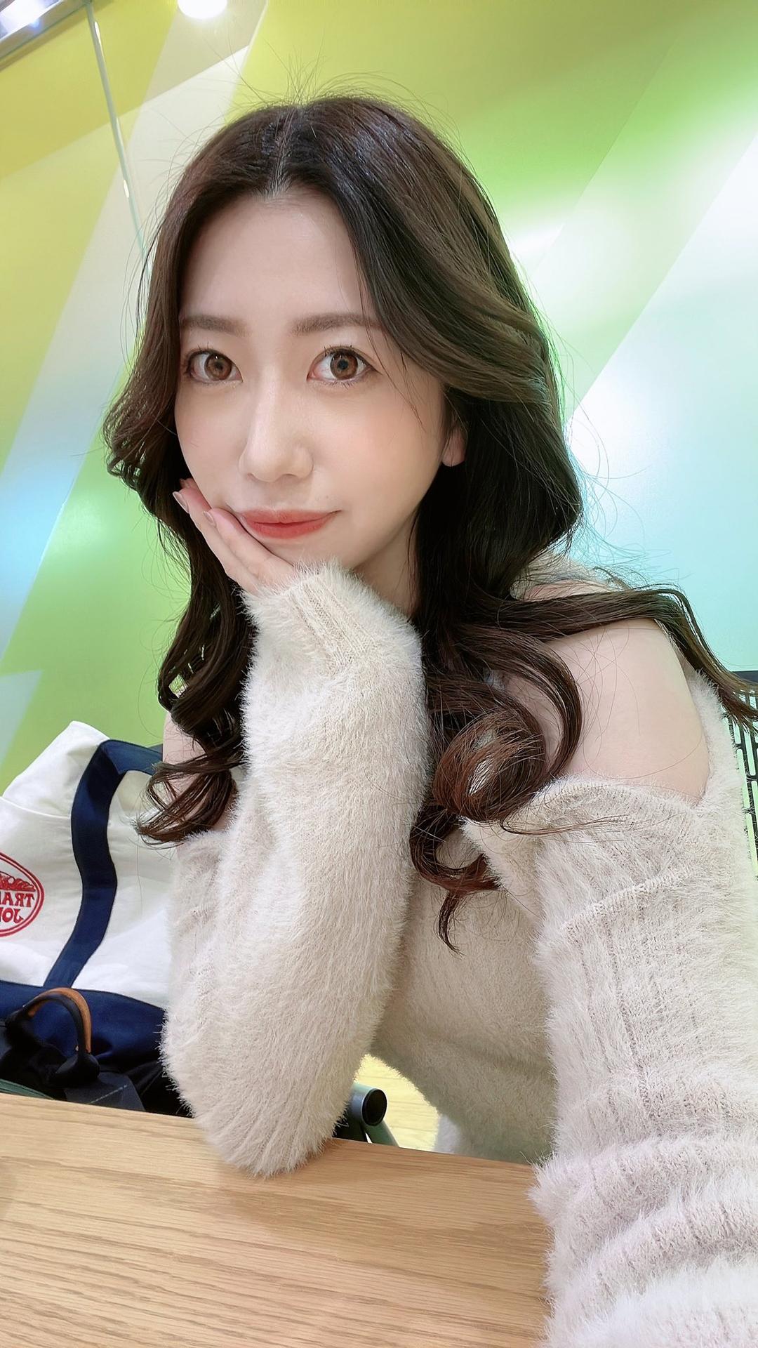 Photo HD Manami Oura - 3