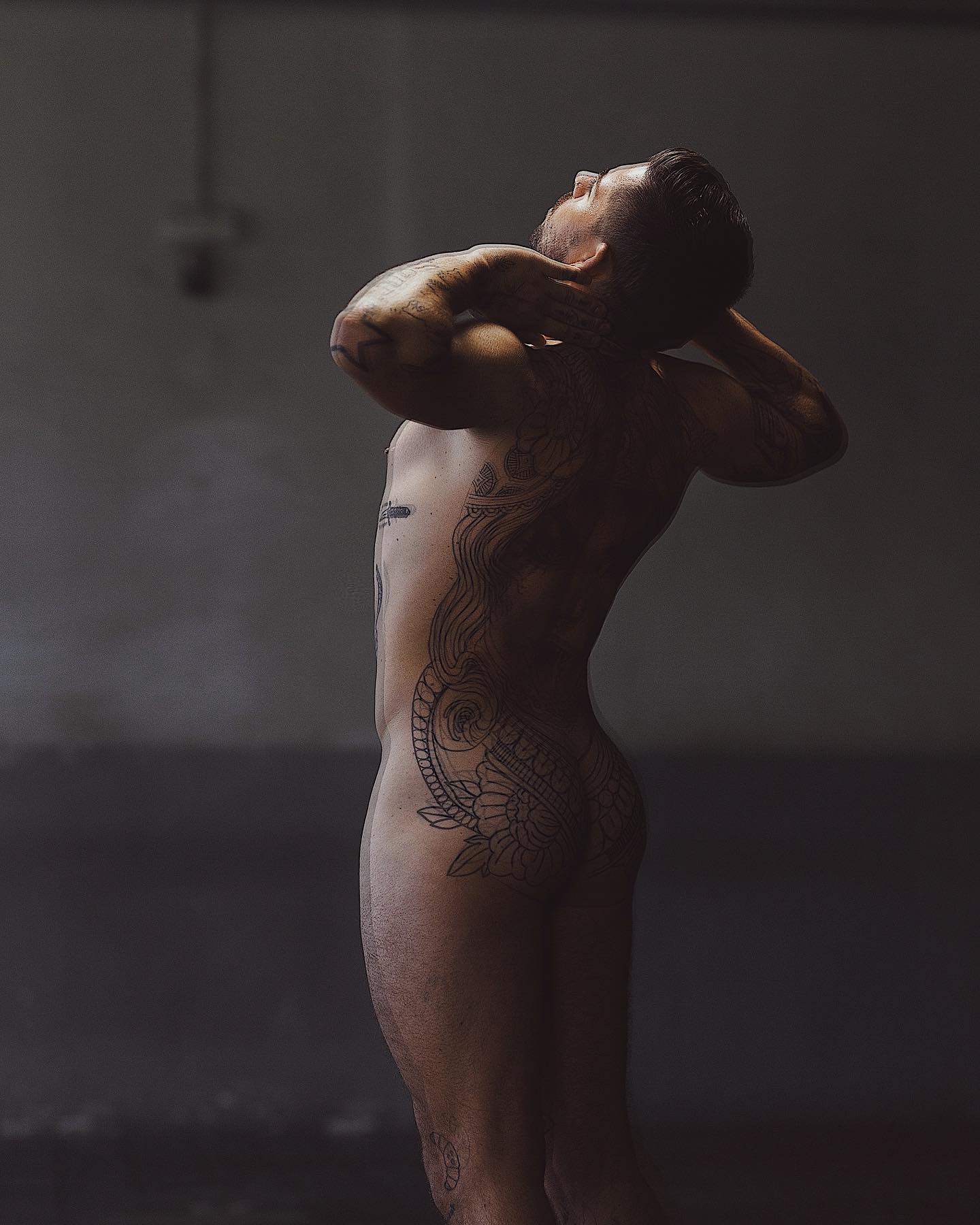 Anthony Finch Plan à trois