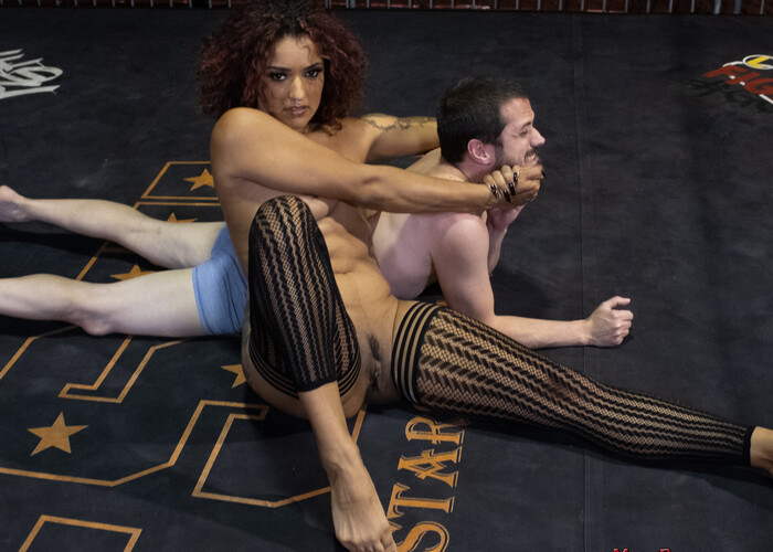 Mean Wrestling Federation: Daisy Ducati vs Fluffy