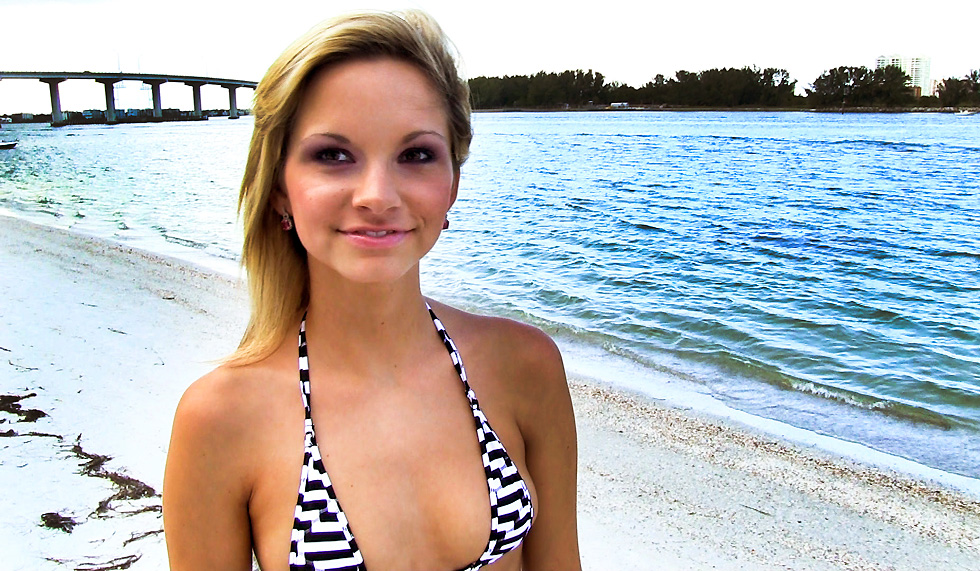 Ashey Sinclair take's in deep