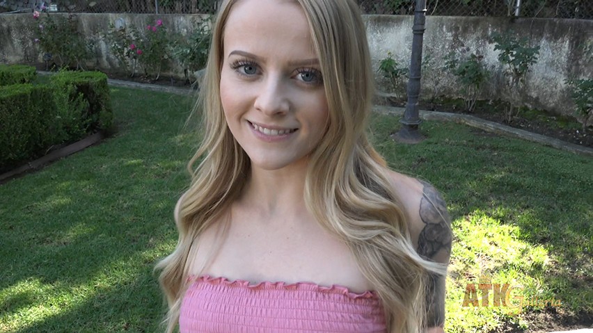 Paris White - Watersports