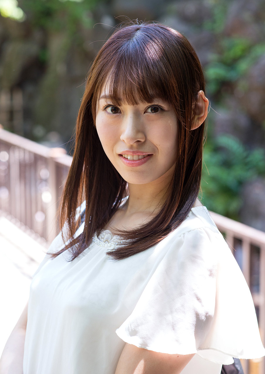 Sana Mizuhara Fisting