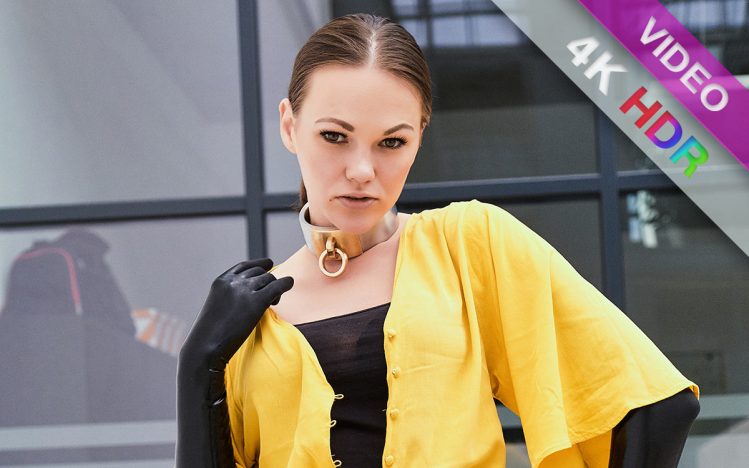 #329 Shiny legs & yellow top