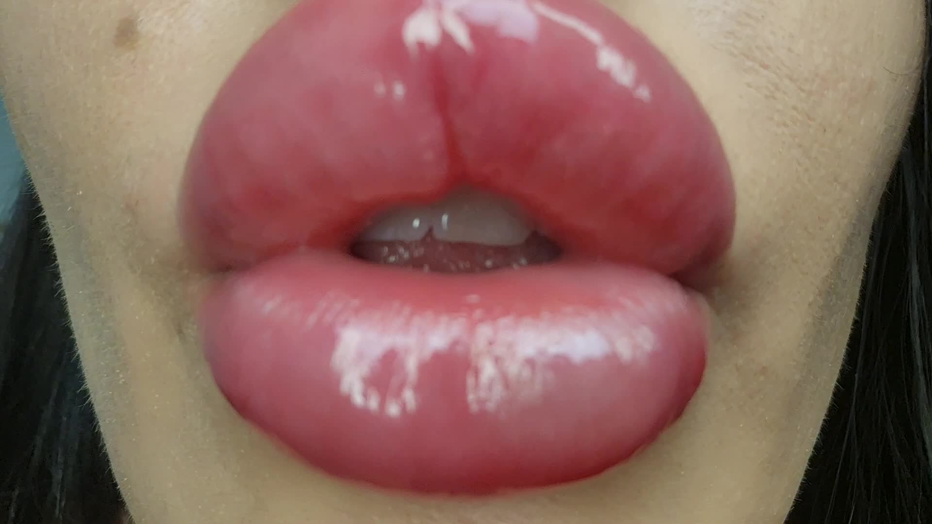Ex's Irresistible Lips