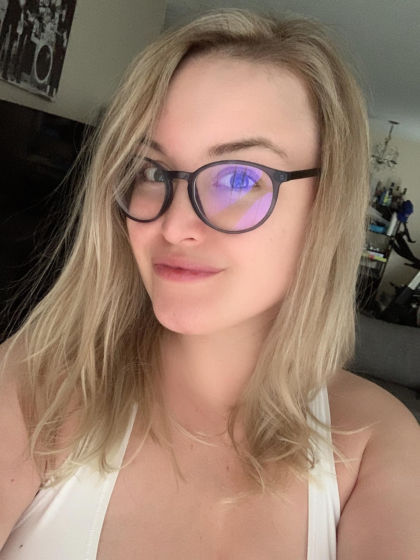 Nicole Riley Gorge profonde