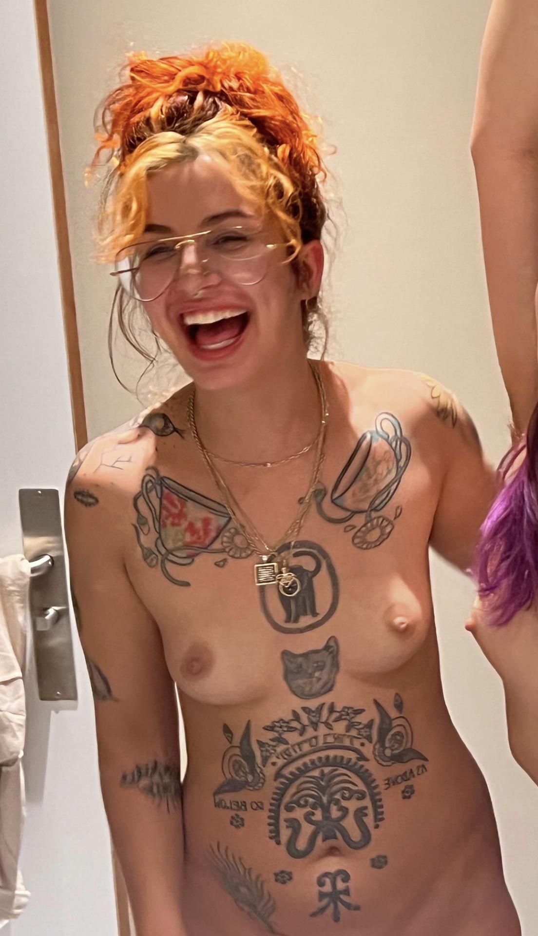 Photo HD Manic Matilda - 3