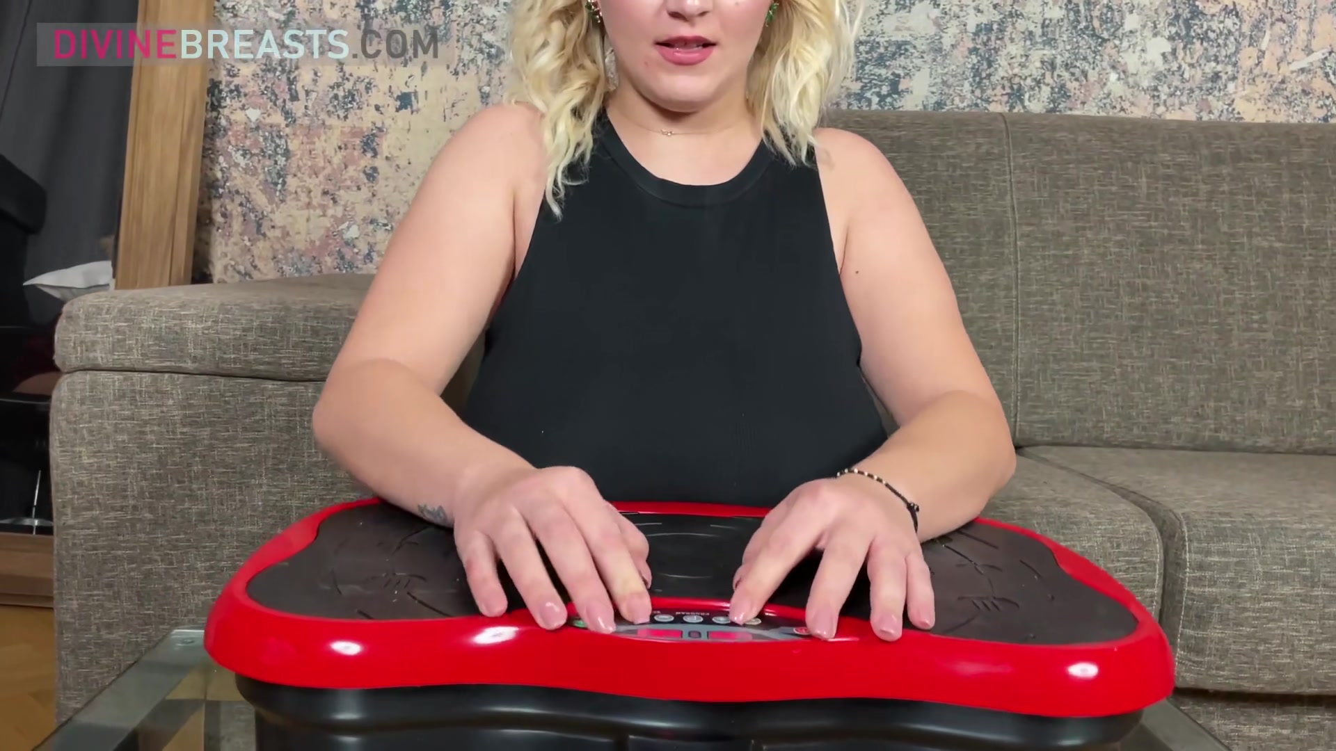 Erin Jiggle Machine Breast Orgasms