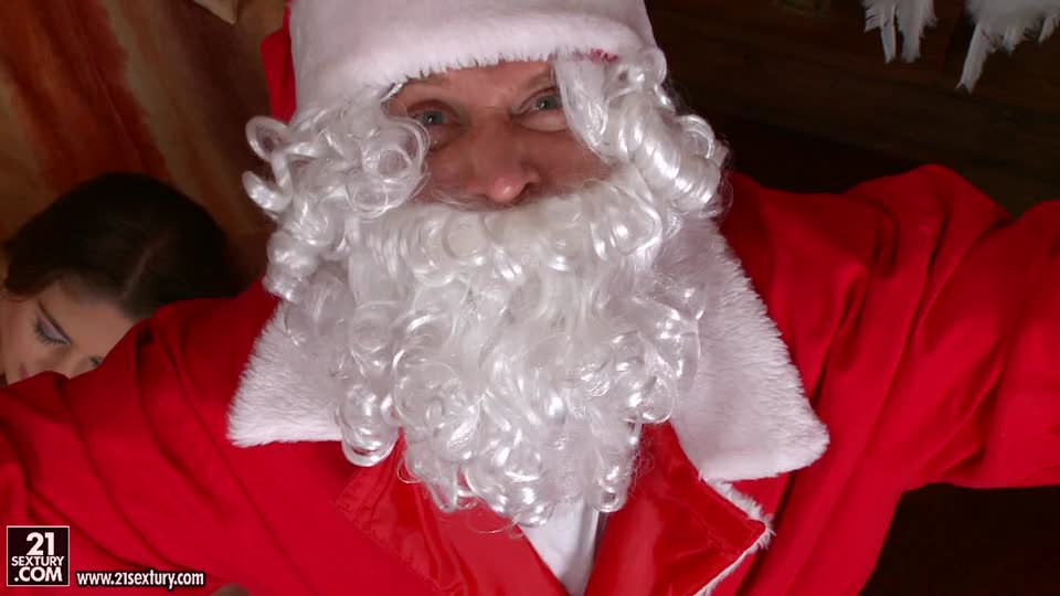 Santa Claus is coming tonight