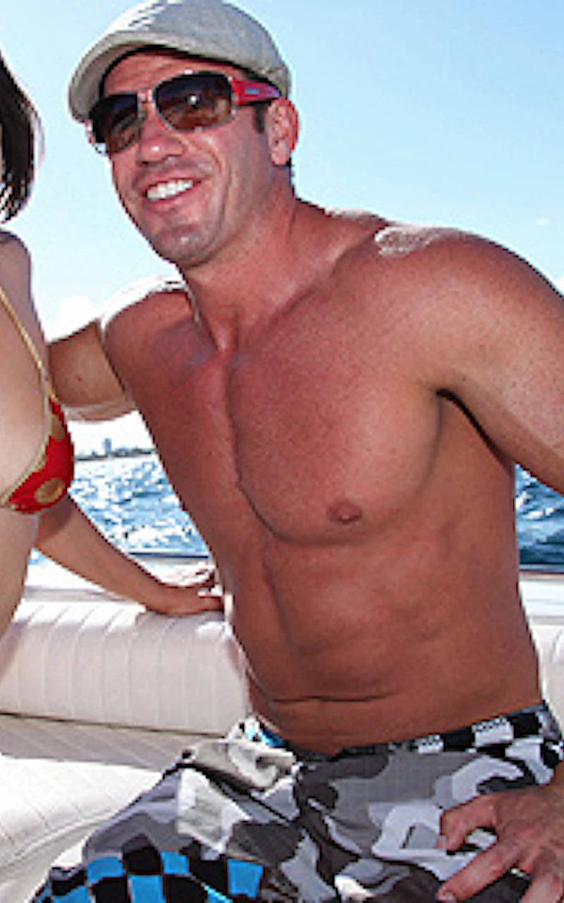 Emerge Victorious Fessée