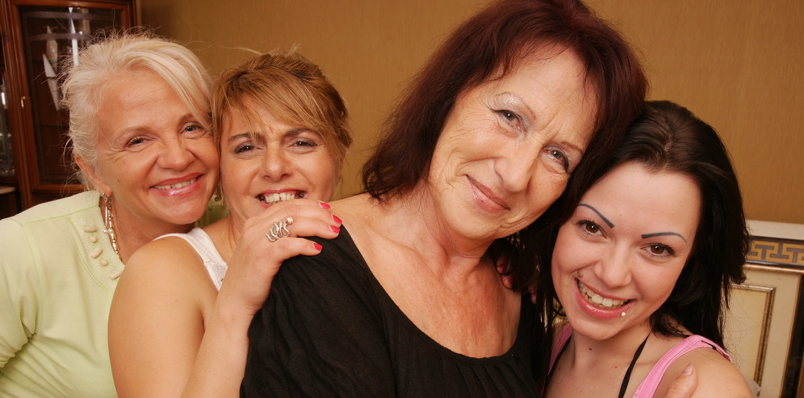 4 lesbians having fun with eachother