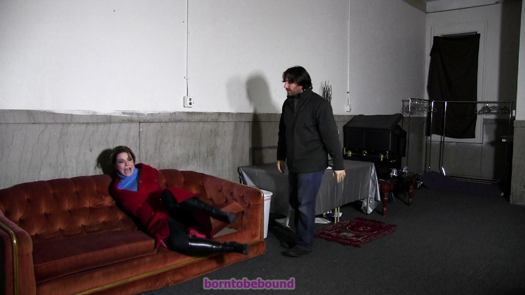 BONUS CLIP! She couldn’t make it out of the building