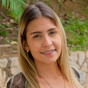 Samantha Uzcarrieta Solo