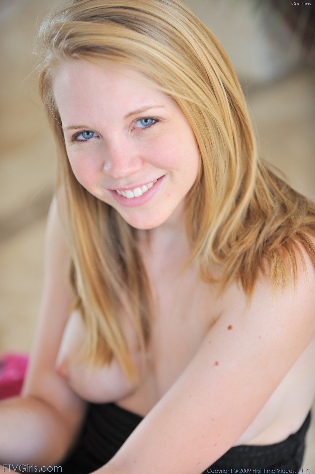 Photo HD Courtney May - 8