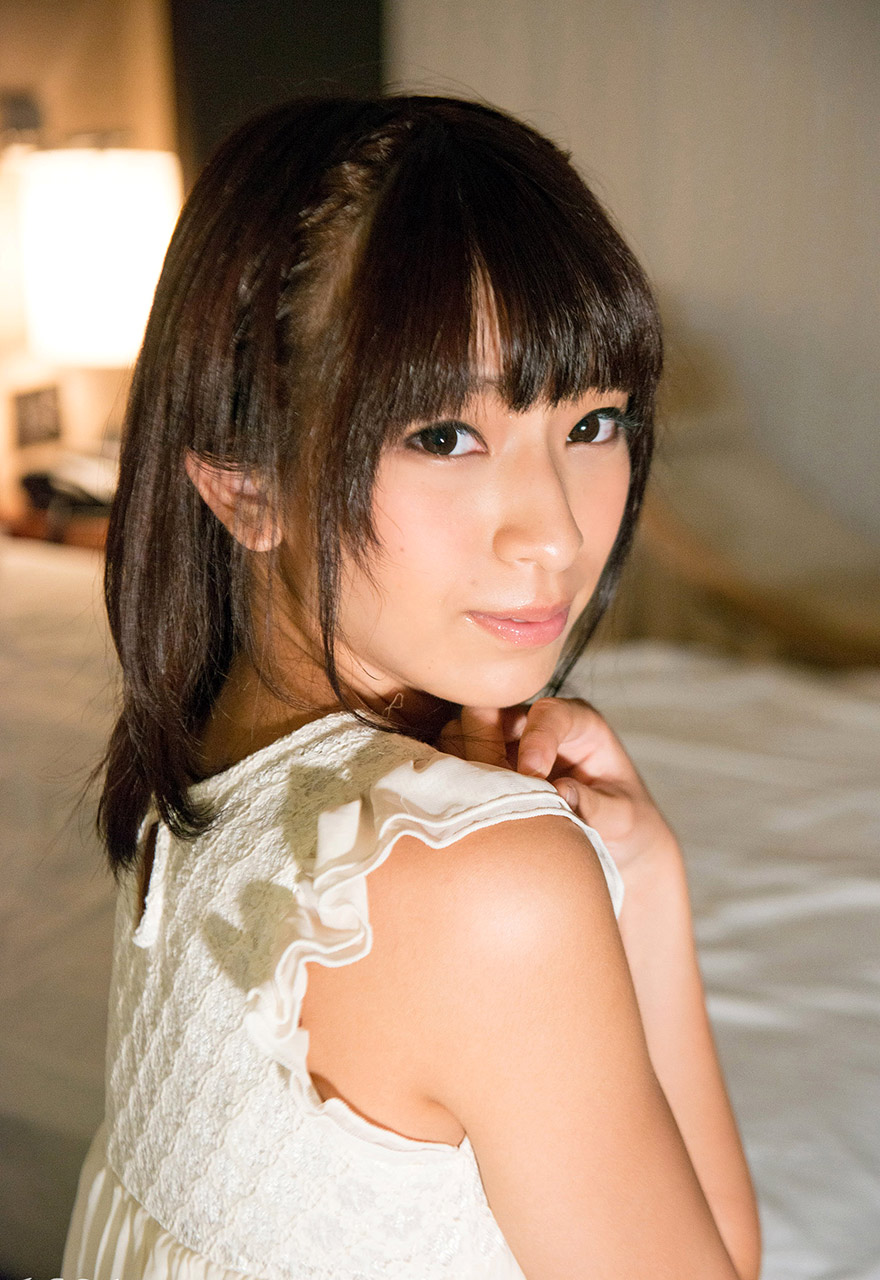 Ruri Narumiya Gorge profonde