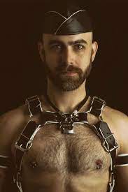 Photo HD Champ the Leather Pup - 1