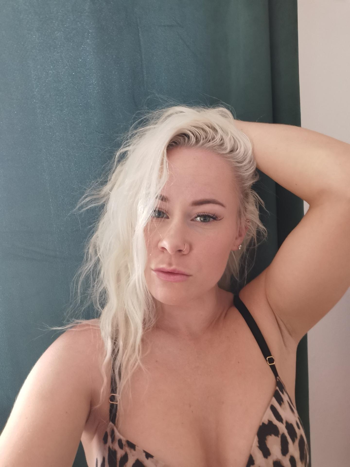 Miss Leopard Gem Pegging