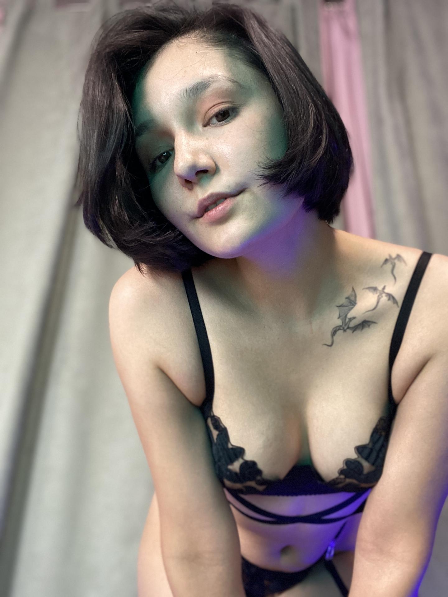 Sweet Ophelia Stunning 18