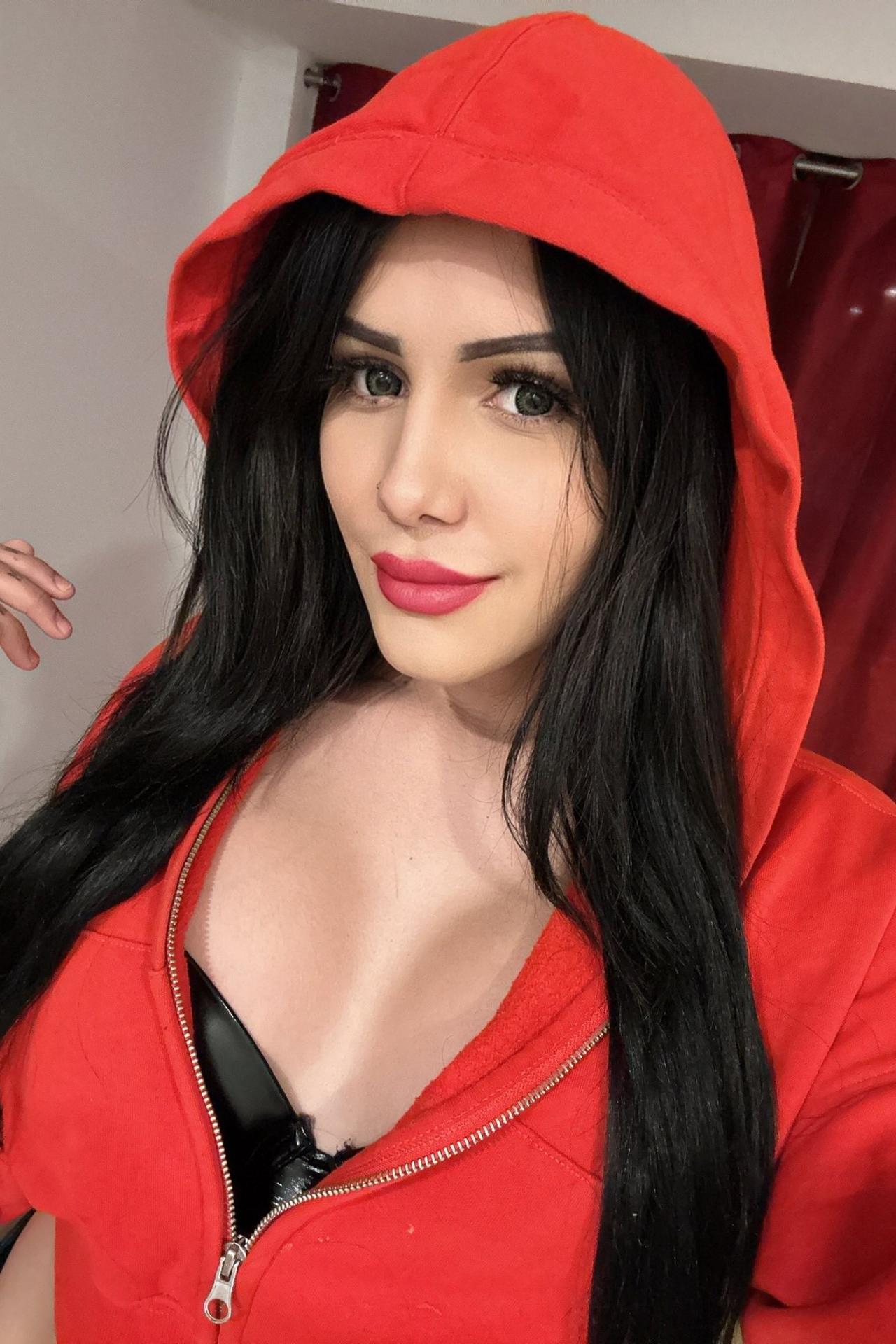 Taylor Isabella Interracial