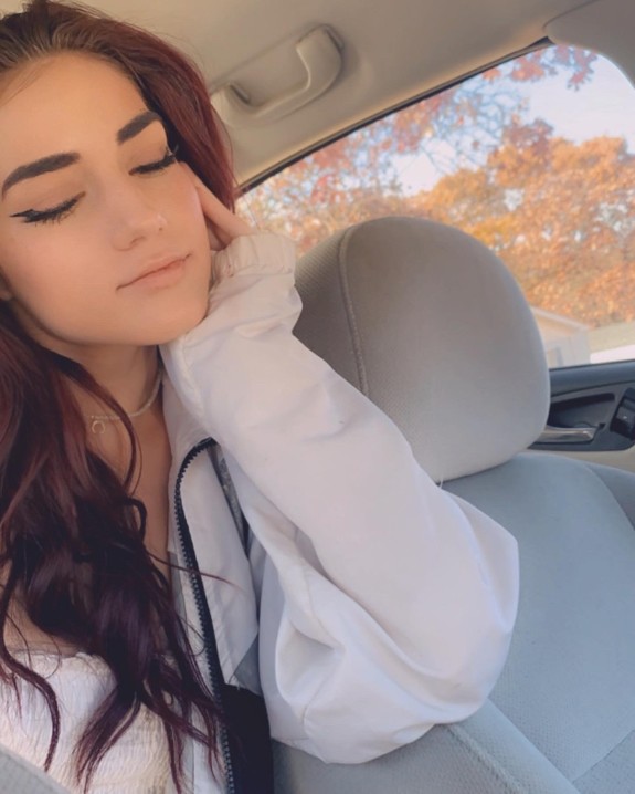 Photo HD Anjeli Bradham - 2