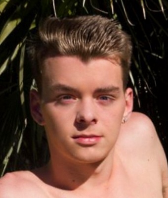 Photo HD Ethan Helms - 2