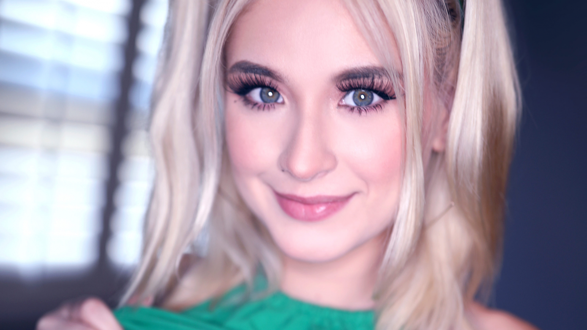 Amateur Allure Welcomes Jess (aka Jessie Saint) Back For a POV Blowjob and Cum Swallow