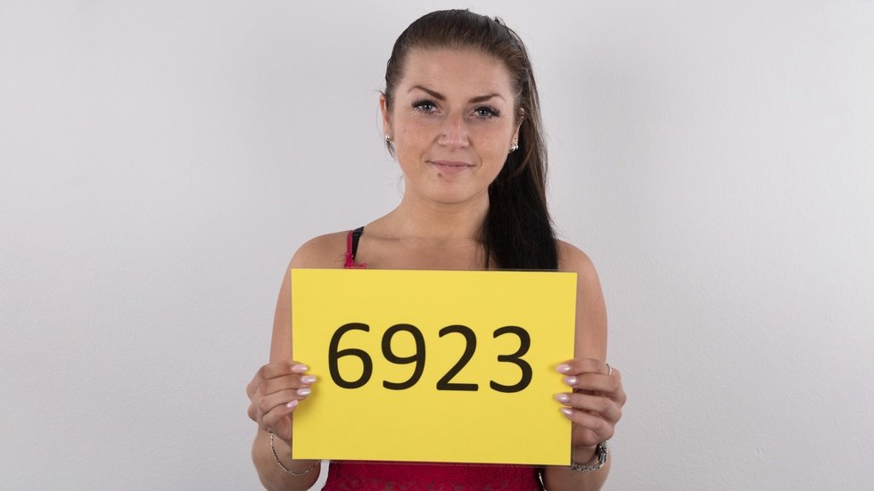 Veronika (6923)