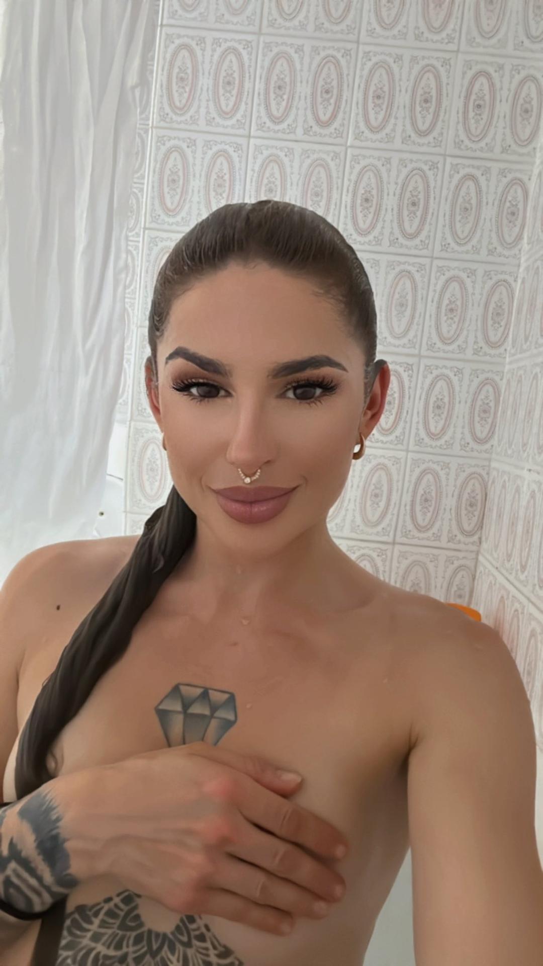 Haizea Diamond Fessée