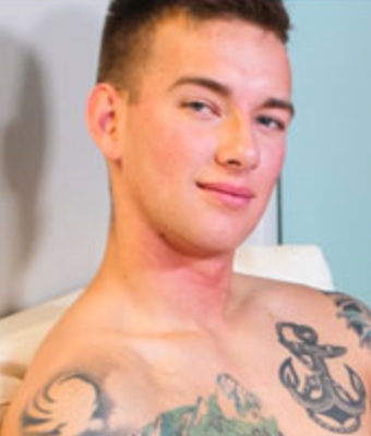 Photo HD Matthew Reeves - 1