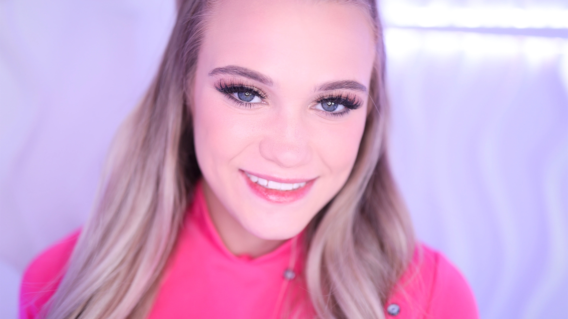 Swallow Salon Welcomes Chloe Rose Fulfilling Oral Pleasures