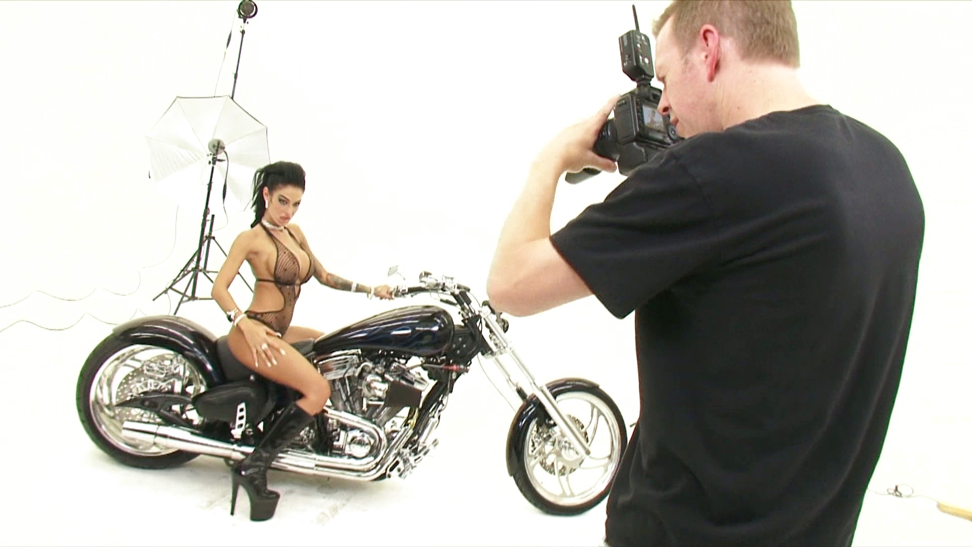 Angelina Valentine Puckers Up