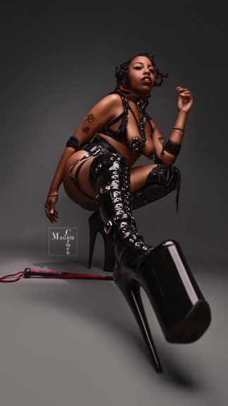 Photo HD Madam Carmen - 1