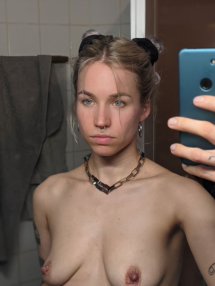 Photo HD Kitti Toussik - 4