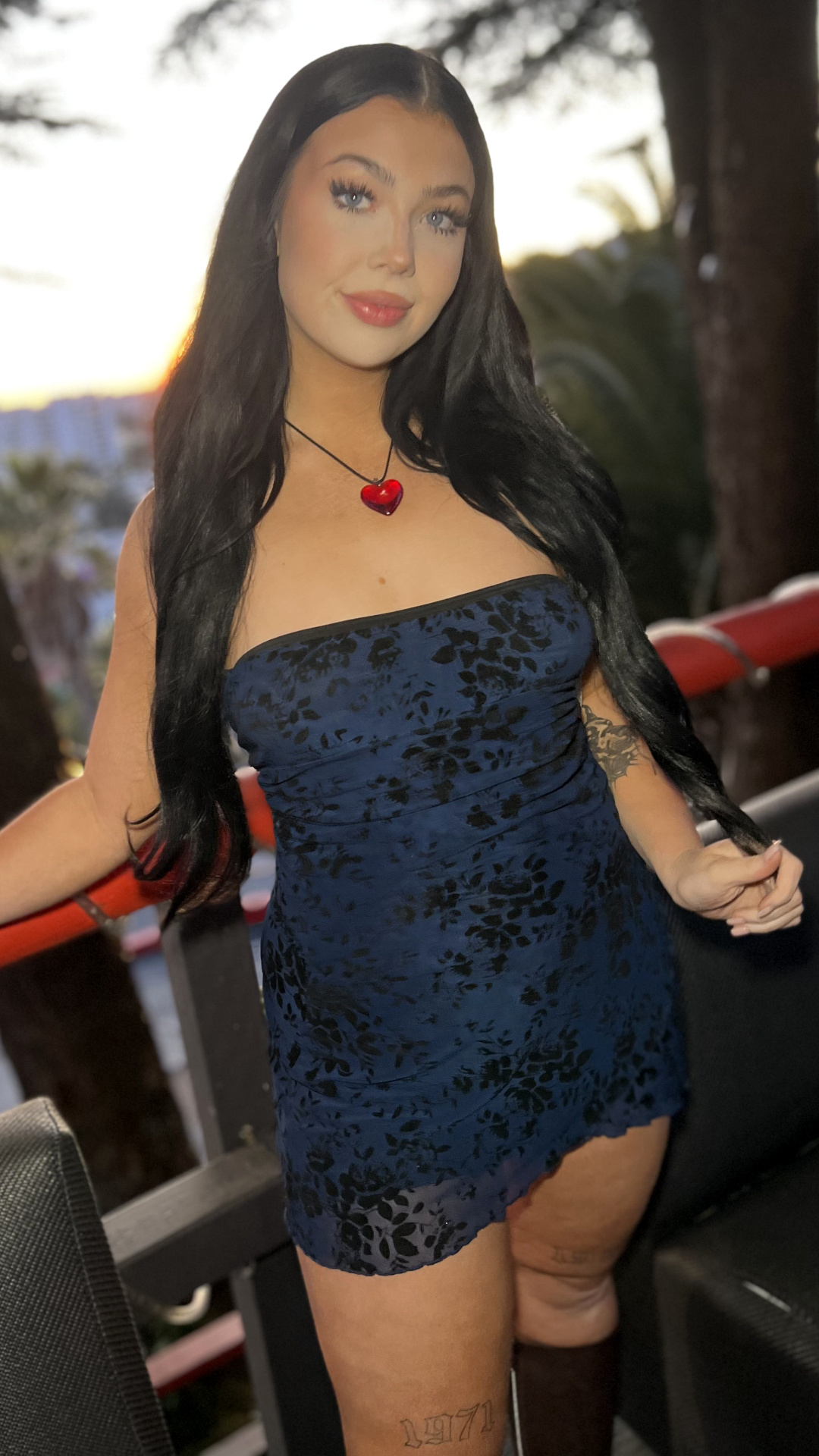 Sunset Dinner With Australian Cutie