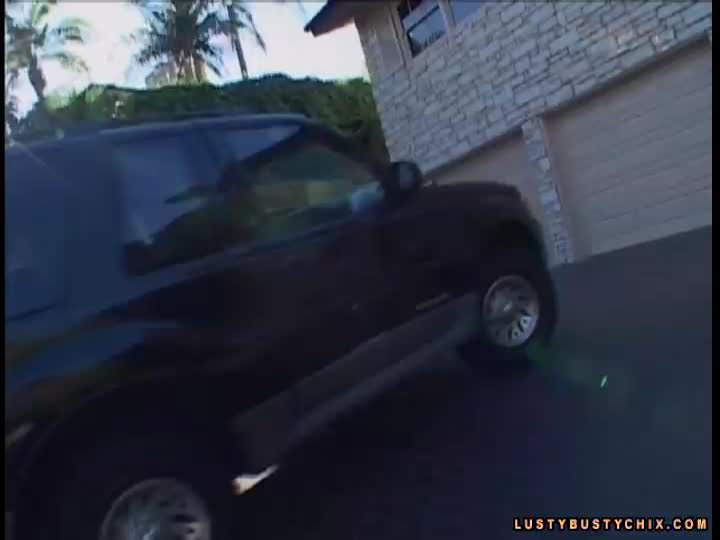 Lusty busty Keanna Dior