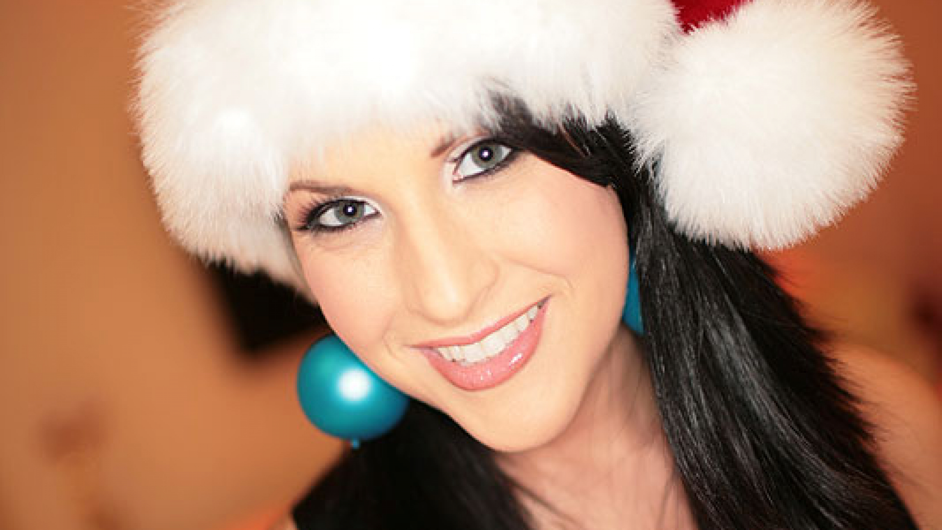 Gerri (aka Chelsie Rae) Sucks Cock and Swallows Cum For the Holidays