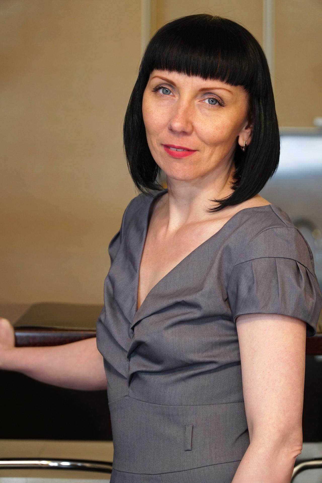 Cherry Despina Gorge profonde